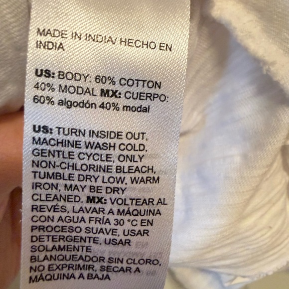 Chico's White V-Neck Women's Top with Ruched Sleeves Chico’s Size 2/ Medium - Picture 6 of 6